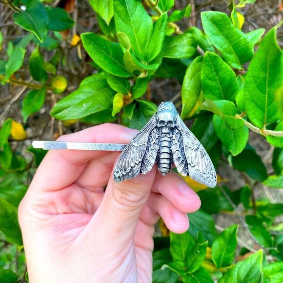 Gothic Death Moth Hair Accessory Antique Silver engraved details Vintage Look - Picture 5 of 5